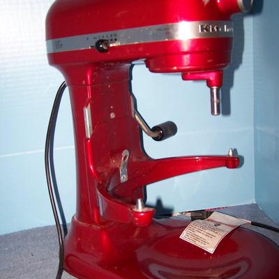 LOT 224 WONDERFUL RED KITCHENAID MIXER PRO 6OO