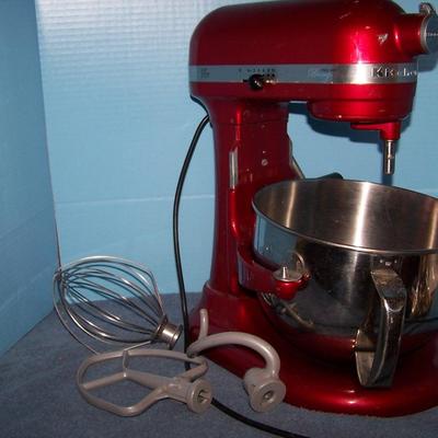 LOT 224 WONDERFUL RED KITCHENAID MIXER PRO 6OO