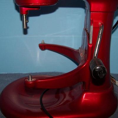 LOT 224 WONDERFUL RED KITCHENAID MIXER PRO 6OO