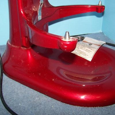 LOT 224 WONDERFUL RED KITCHENAID MIXER PRO 6OO