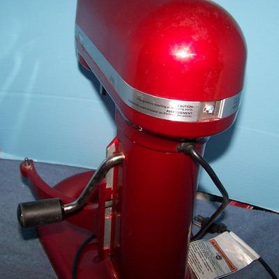 LOT 224 WONDERFUL RED KITCHENAID MIXER PRO 6OO