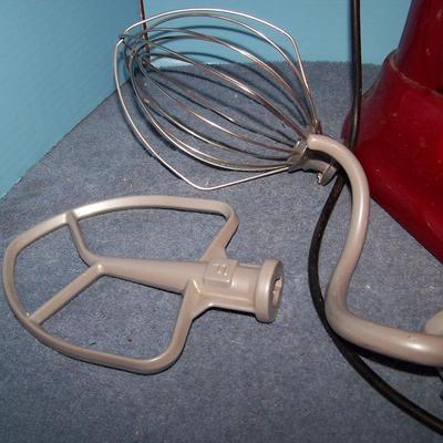 LOT 224 WONDERFUL RED KITCHENAID MIXER PRO 6OO