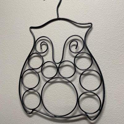 Owl scarf holder