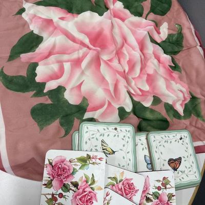 The Met scarf and coaster