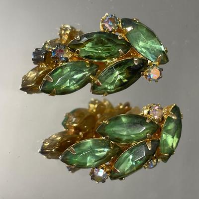 Glowing Green rhinestone brooch and clip on earrings