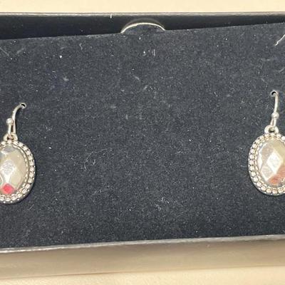 Silver tone necklace and earrings set