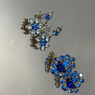 Blue sparkle earrings