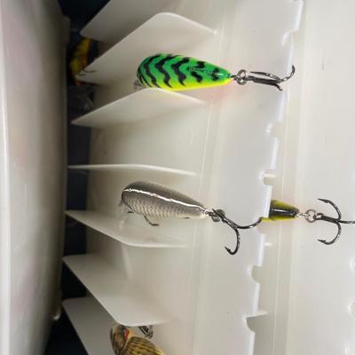 Large Special Mate tackle box FULL of lures