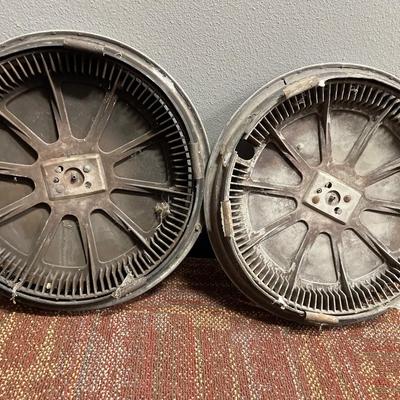 4 Vintage Oldsmobile hubcaps