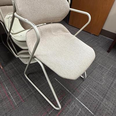 1O6-Metal framed upholstered office chairs