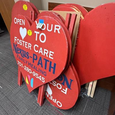 1P1-wooden heart signage