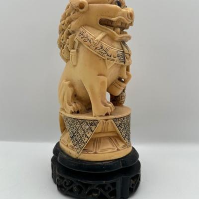 Vintage Chinese Foo Dog Imperial Guardian Resin Figurine Statue