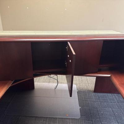 2K1-large U-shaped desk with upper cabinet