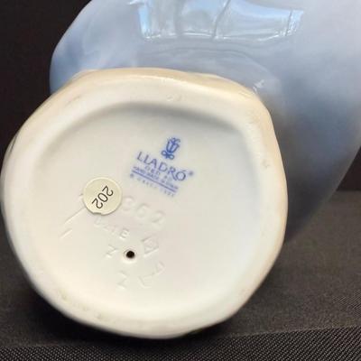 Lladro "Fragrant Bouquet" Girl Figurine