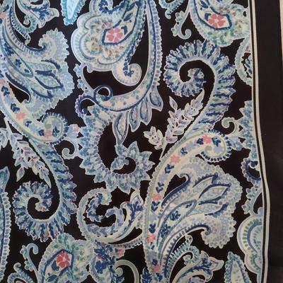 Lightweight Scarves w/ Scarf Hanger (B2-BBL)