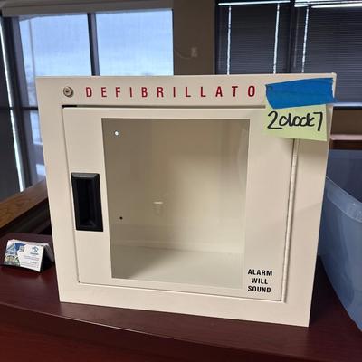 2CLOCK7-Metal/glass defibrillator Cabinet