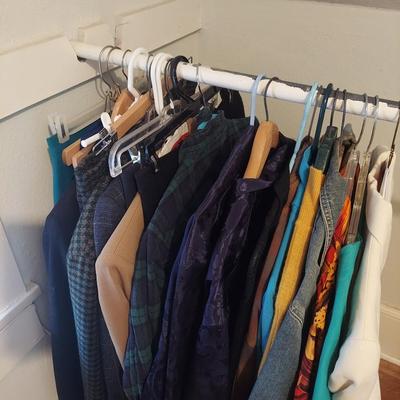 Mixed Vintage Clothing (B2-BBL)