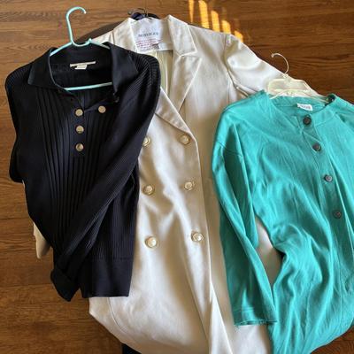 Mixed Vintage Women's Clothing: Christian Dior, Pendleton, Victoria's Secret, & More (B2-BBL)