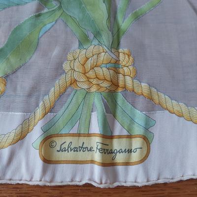 Vintage Accessories Incl Fur Collar, Beaded Bads & More (B2-BBL)