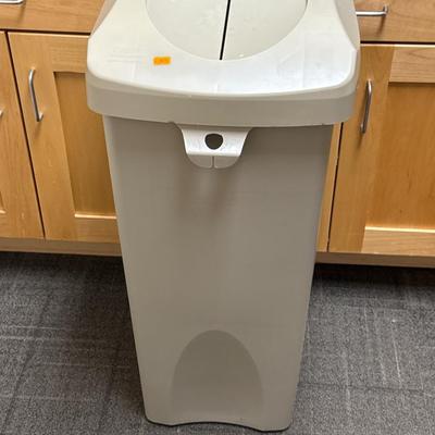 2Y1-microwave and large garbage can