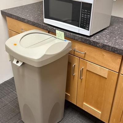 2Y1-microwave and large garbage can