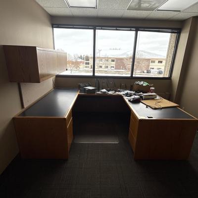 2U2-large office desk with upper cabinet