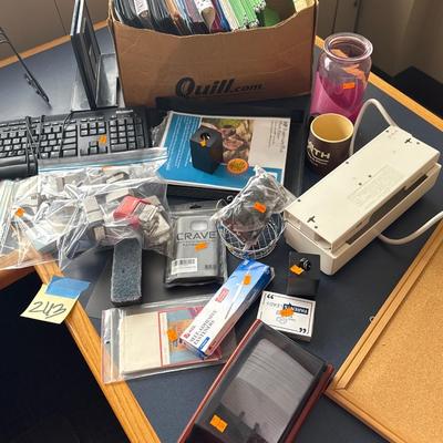 2U3-desk surface contents