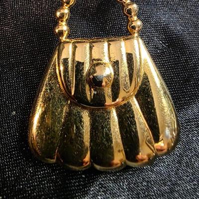 Vintage Gold-Tone Handbag Brooch – Chic Sculpted Purse Pin, – Timeless Fashion Icon