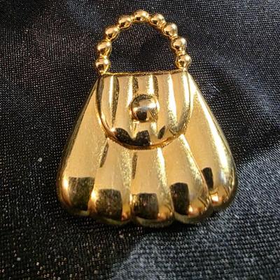 Vintage Gold-Tone Handbag Brooch – Chic Sculpted Purse Pin, – Timeless Fashion Icon