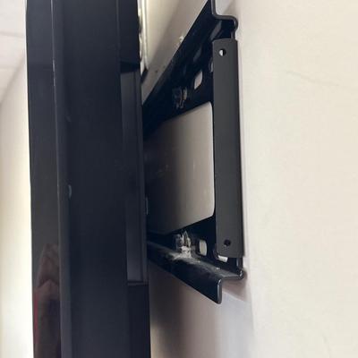 3I4-TV with mounting bracket