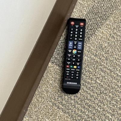 3I4-TV with mounting bracket