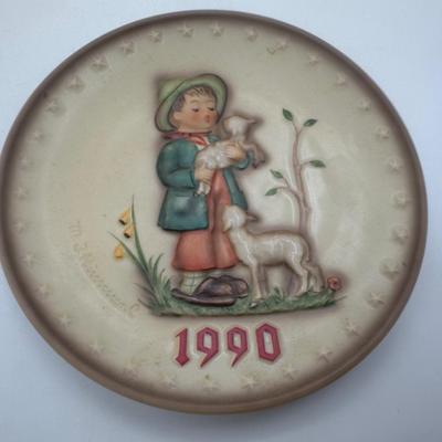 Hummel Collector Plate (1990–1995)