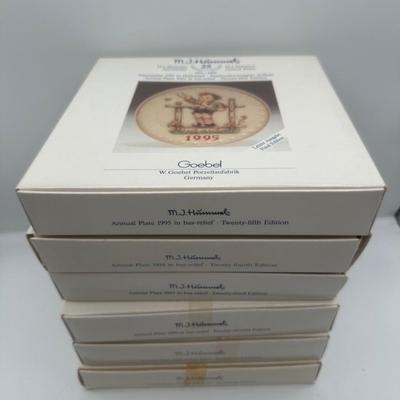 Hummel Collector Plate (1990–1995)