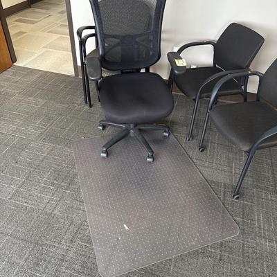 4C2-Office chairs and floor mat