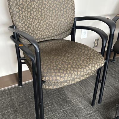 4C2-Office chairs and floor mat