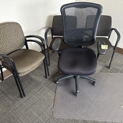 4C2-Office chairs and floor mat