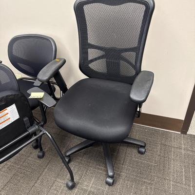 4D2- Office chairs
