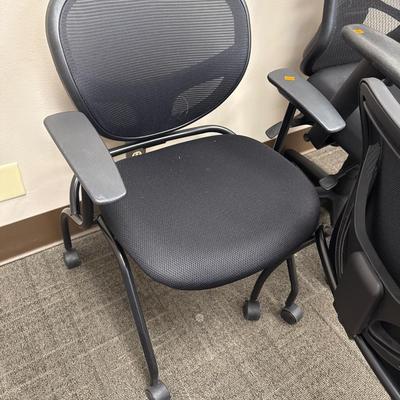 4D2- Office chairs