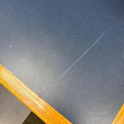 4F2-large office desk and a chair