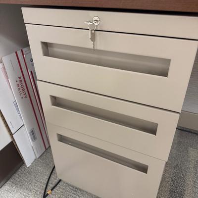 4G2-U shaped desk / cubicle