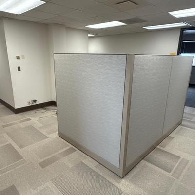 4G2-U shaped desk / cubicle