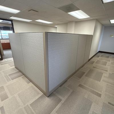 4G2-U shaped desk / cubicle
