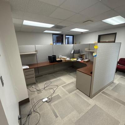 4G2-U shaped desk / cubicle