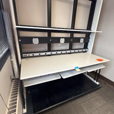 4I1-Electronic/IT Hub