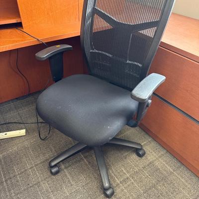 4K1-desk, chair and contents