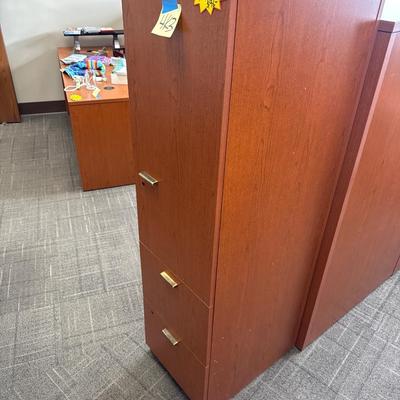 4K3-narrow cabinet with shelves