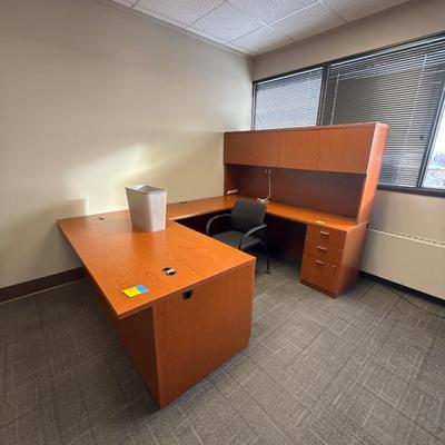 4L1-desk plus chair and garbage can