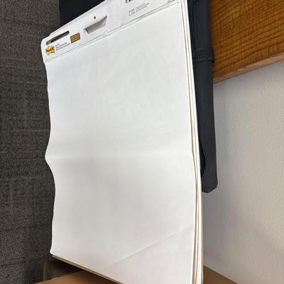 4S1-presentation board and large Post-it easel pads