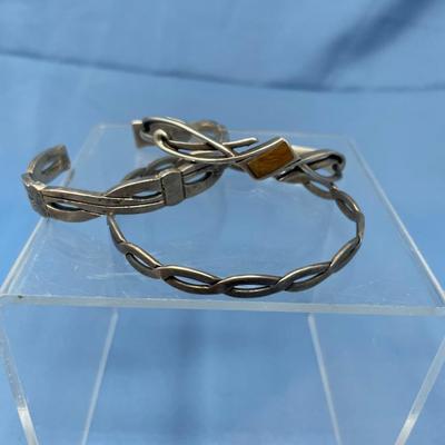 Sale Photo Thumbnail #453: Great pieces, no damage, not sure of stone.  54 grams (estimated)