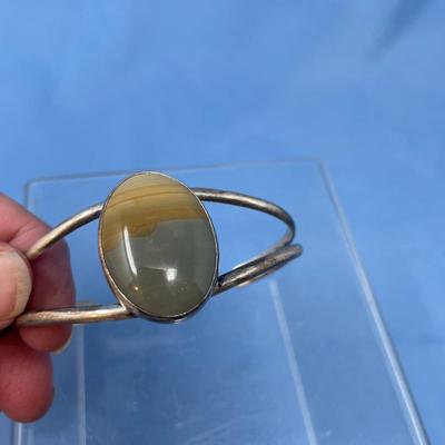 Sale Photo Thumbnail #471: No makers marks, great stone!  No damage, ready to wear!  21.8 grams total weight.